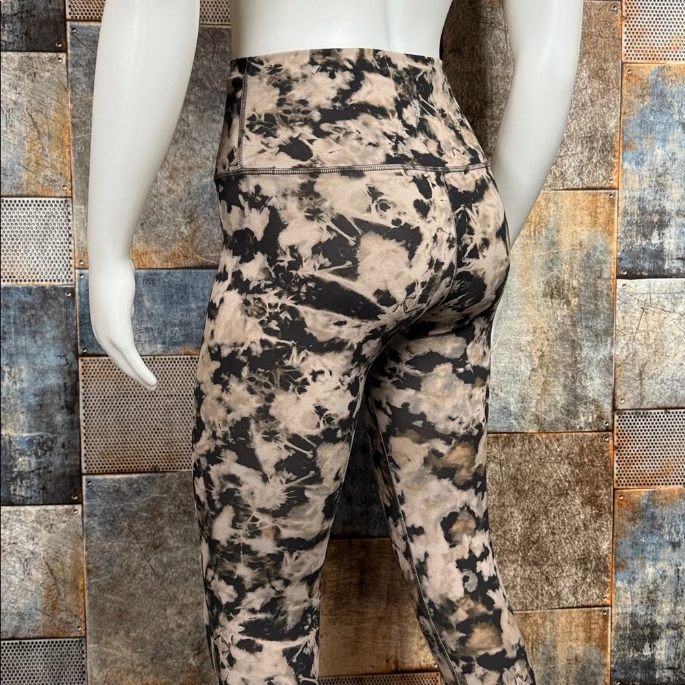 Lululemon Wunder Train High-Rise Tight 28" Size 6 - Picture 7 of 14